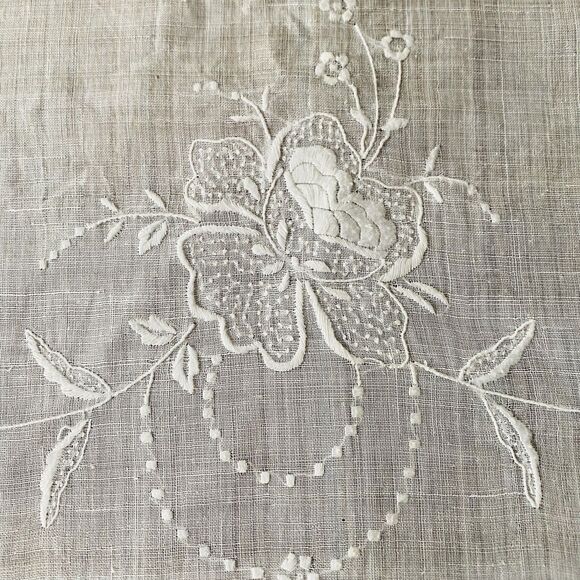 Vintage Tablecloth Floral Embroidered Handmade White Drawnwork 62x78” - Picture 5 of 10
